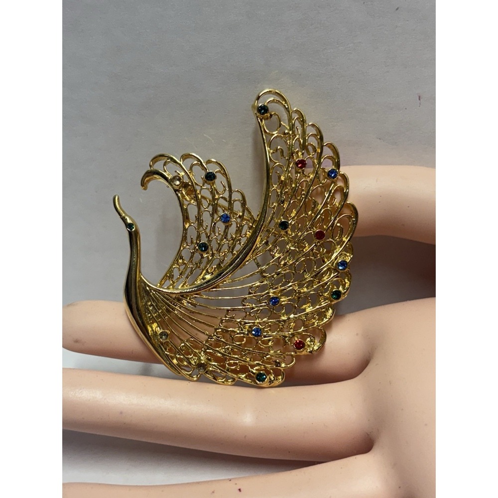Swan Rhinestone Gold Tone Bird Brooch‎ Pin Vintage 2 Inches Delicate Elegant